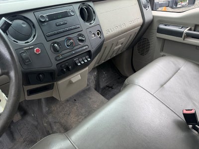 2009 Ford Super Duty F-350 DRW XL