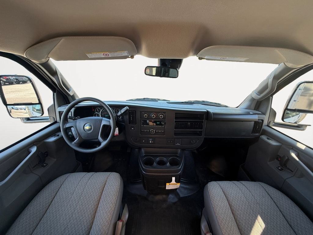 2026 Chevrolet Express Cutaway 3500 1WT