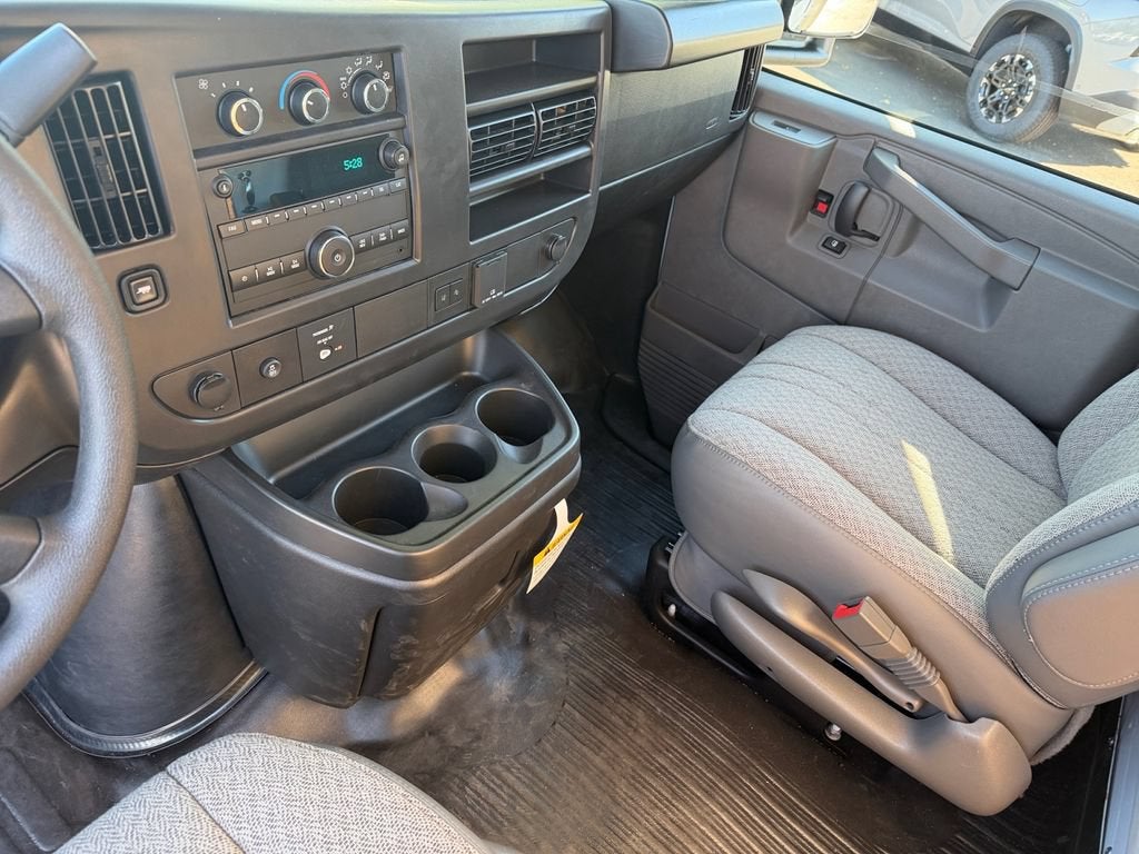 2026 Chevrolet Express Cutaway 3500 1WT