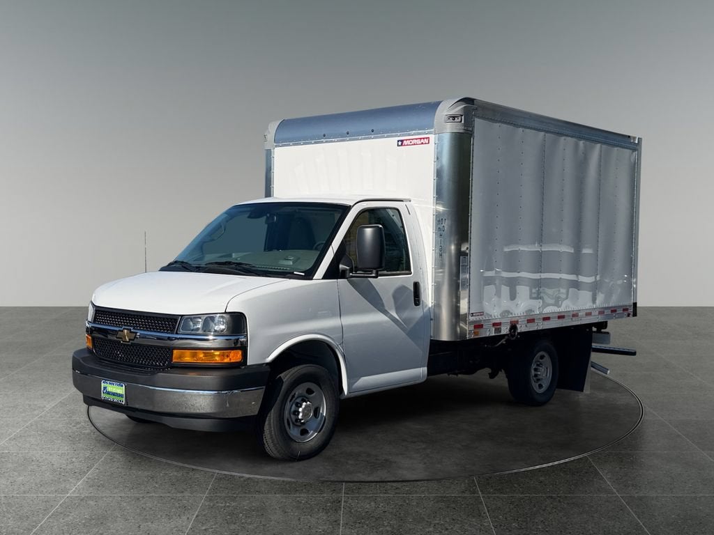 2026 Chevrolet Express Cutaway 3500 1WT