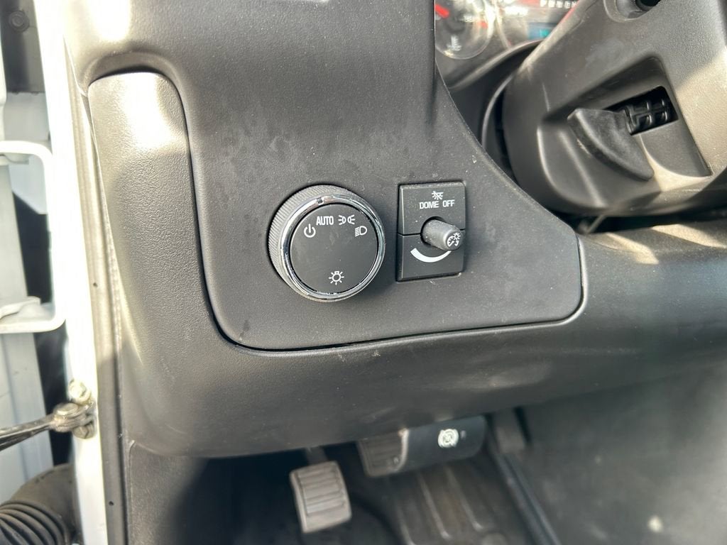 2025 Chevrolet Express Cutaway 3500 1WT