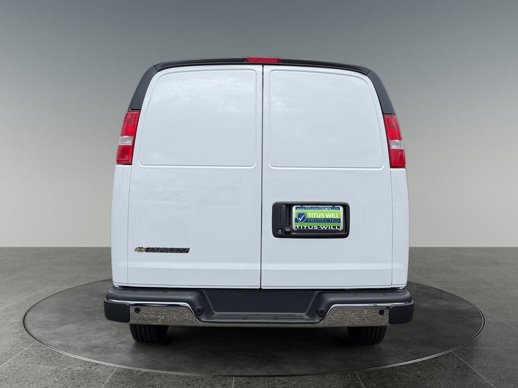 2025 Chevrolet Express Cargo WT