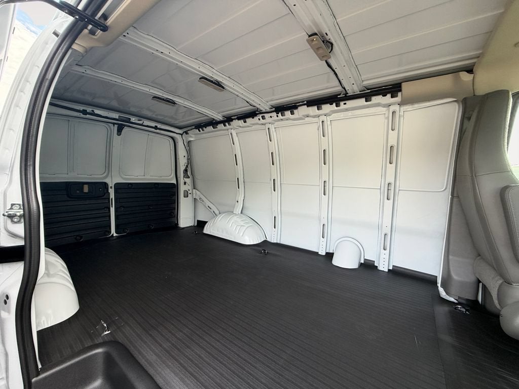 2026 Chevrolet Express Cargo 1WT