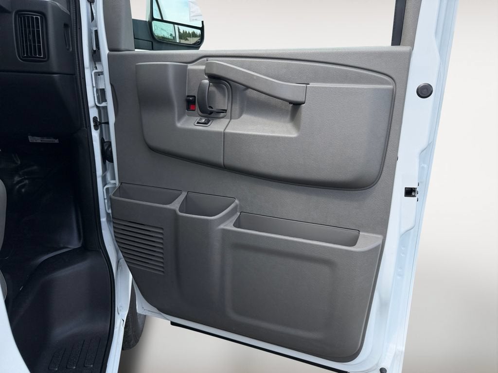 2026 Chevrolet Express Cargo 1WT