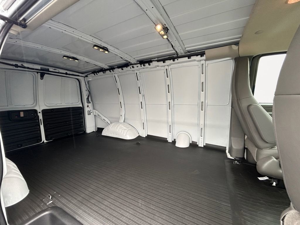 2026 Chevrolet Express Cargo 1WT