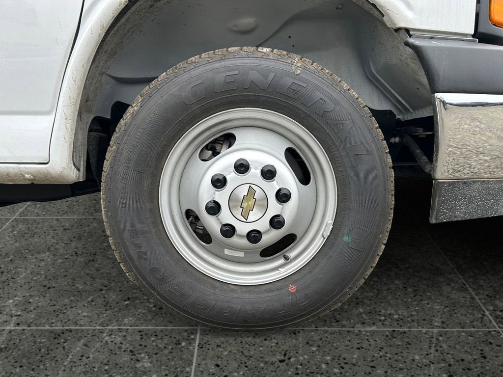 2025 Chevrolet Express Cutaway 3500 1WT