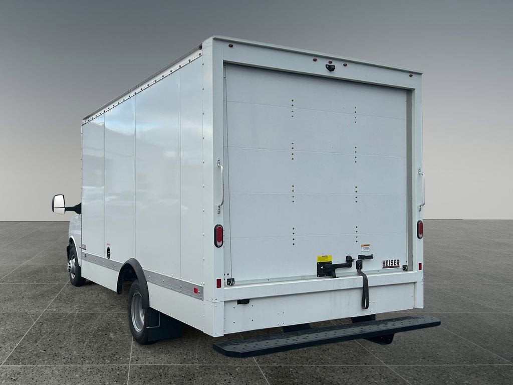 2025 Chevrolet Express Cutaway 3500 1WT