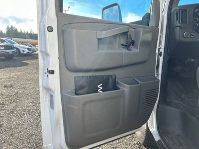 2025 Chevrolet Express Cutaway 3500 1WT