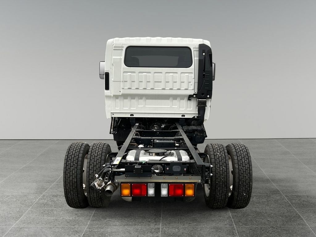 2025 Chevrolet Low Cab Forward 4500 MEDIUM ASH GRAY