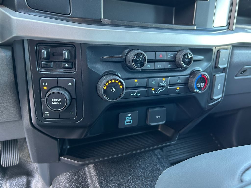 2025 Ford F-350SD Chassis XL