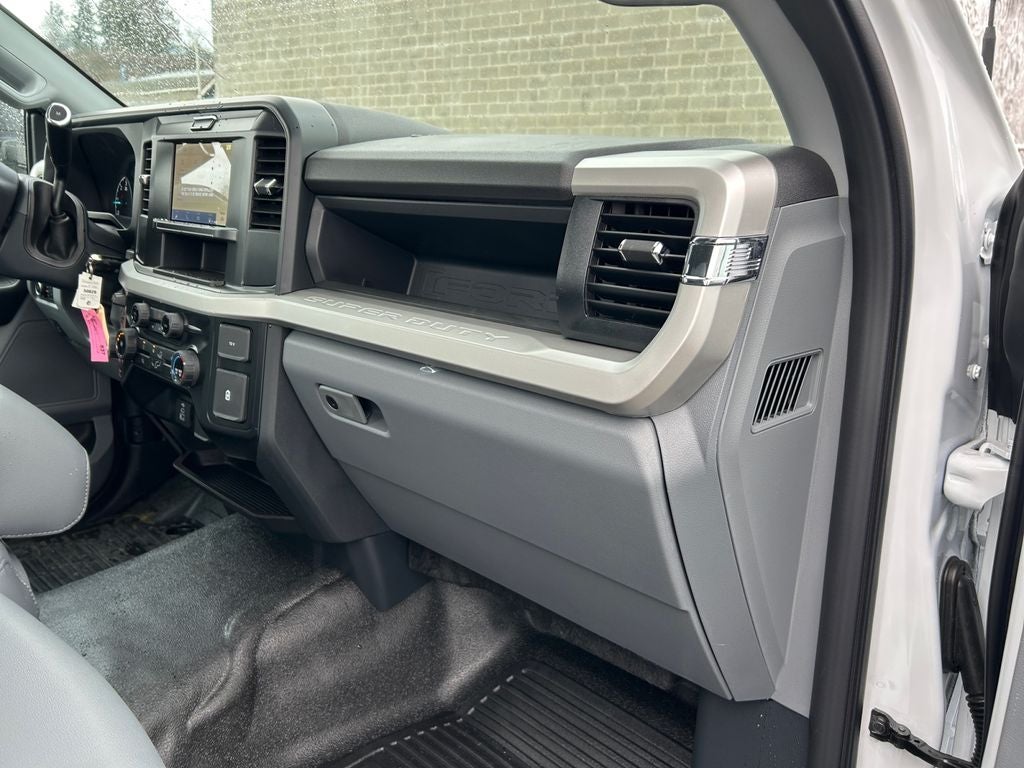 2025 Ford F-350SD Chassis XL DRW