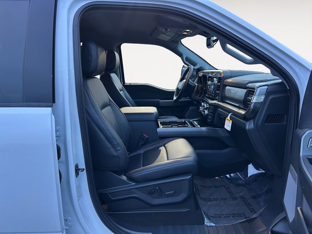 2026 Ford F-550SD Lariat DRW