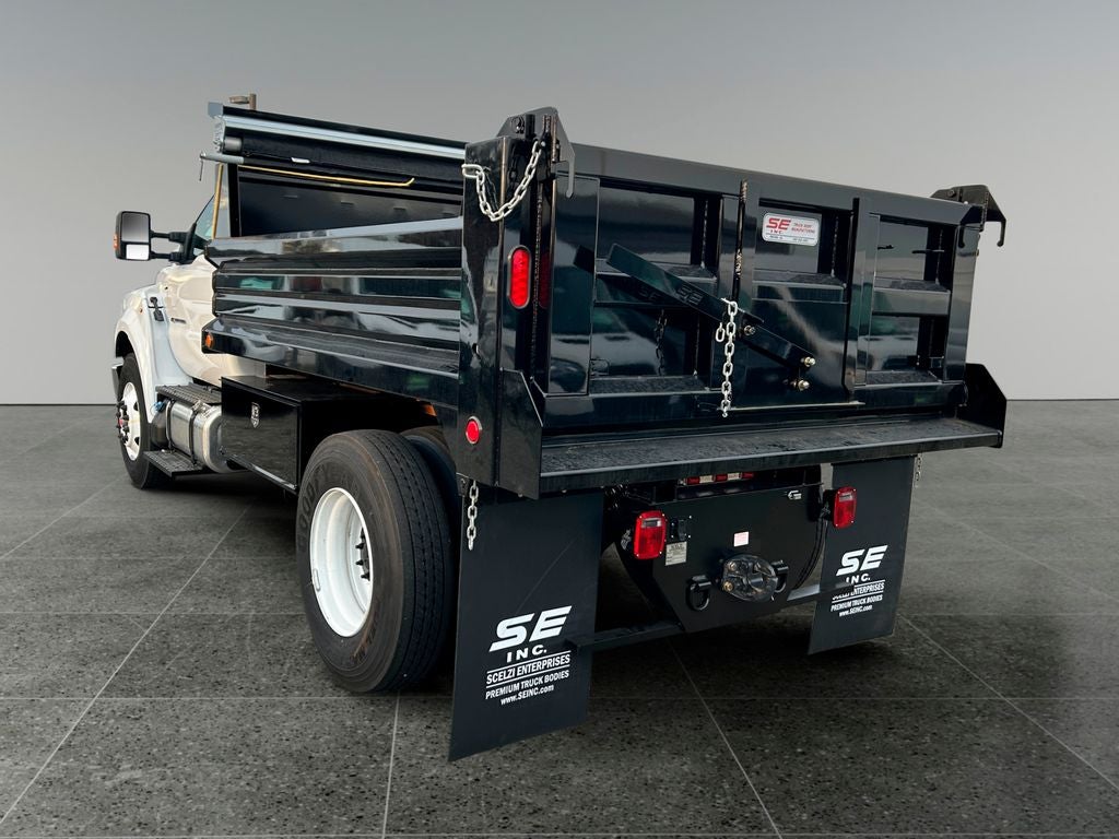 2026 Ford F-750SD Base