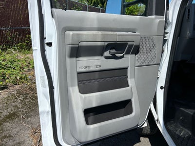 2025 Ford E-450SD Base