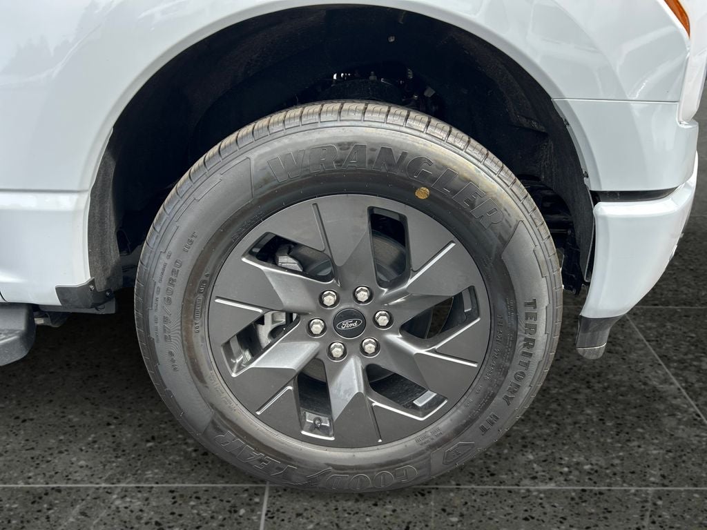 2025 Ford F-150 Lightning Flash