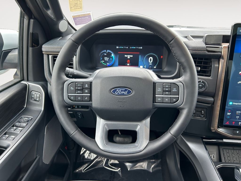 2025 Ford F-150 Lightning Lariat