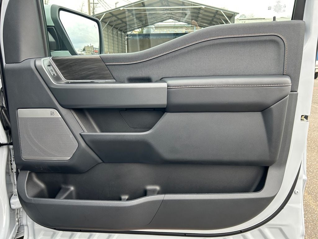 2025 Ford F-150 Lightning Lariat