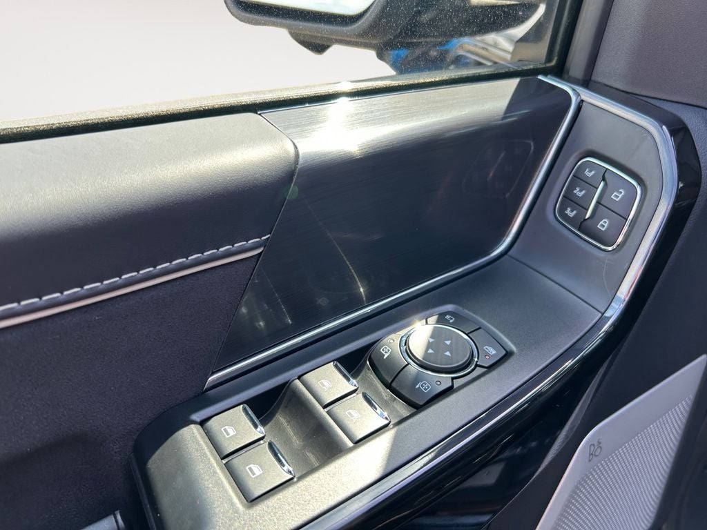 2025 Ford F-150 Lightning Platinum
