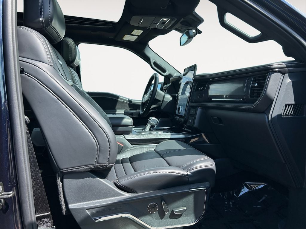 2025 Ford F-150 Lightning Platinum