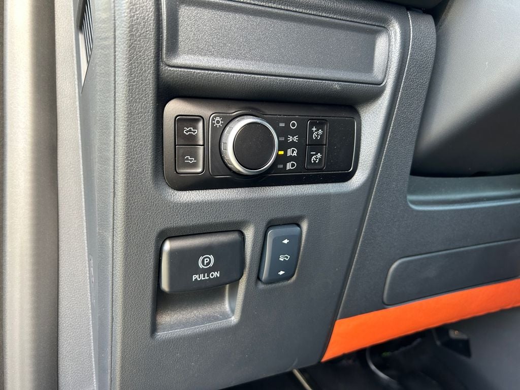 2025 Ford F-150 Lightning Platinum