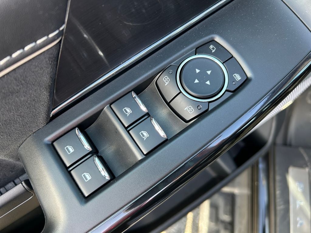 2025 Ford F-150 Lightning Platinum