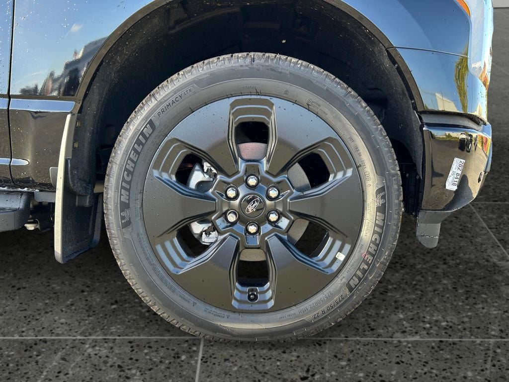 2025 Ford F-150 Lightning Platinum