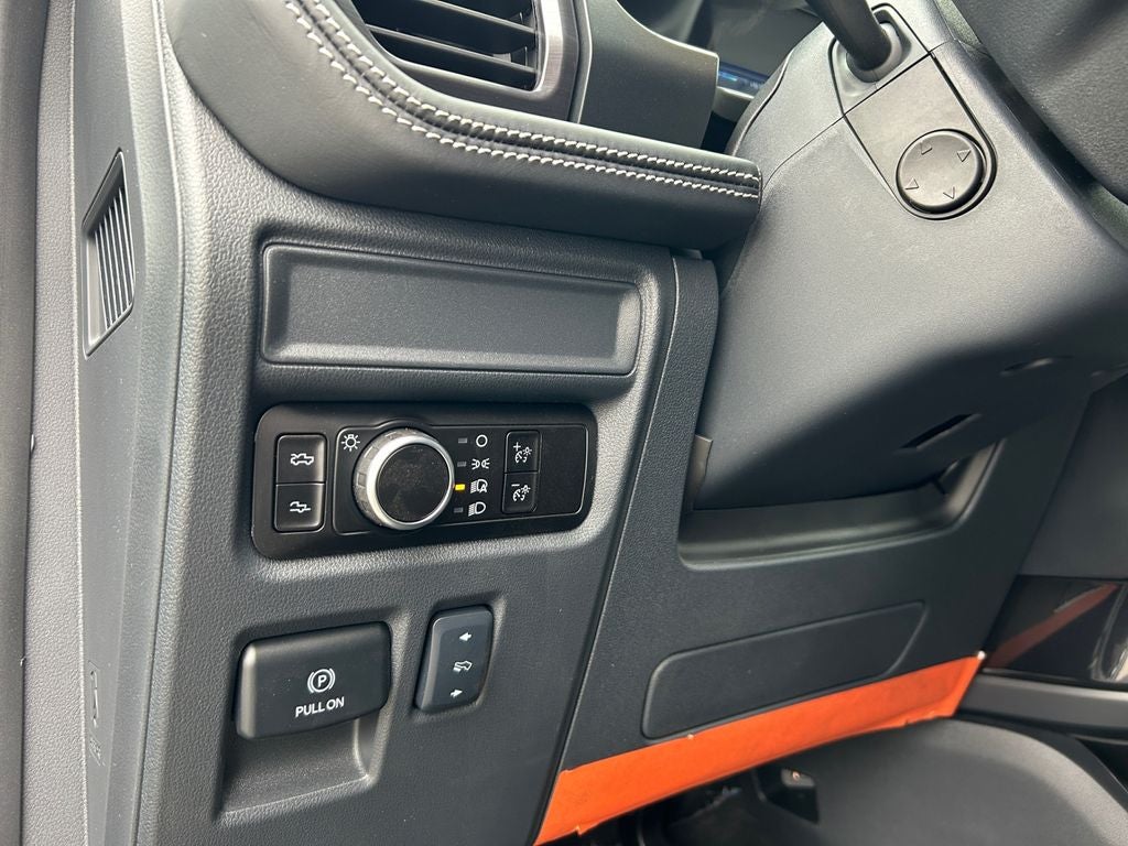 2025 Ford F-150 Lightning Platinum