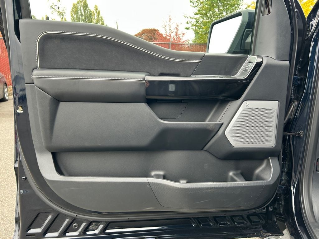 2025 Ford F-150 Lightning Platinum