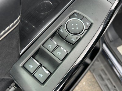 2025 Ford F-150 Lightning Platinum