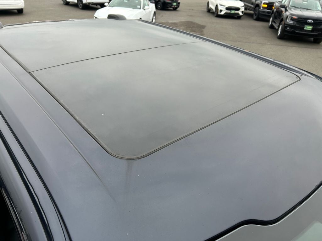 2025 Ford F-150 Lightning Platinum