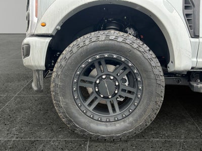 2026 Ford F-250SD Lariat ROUSH