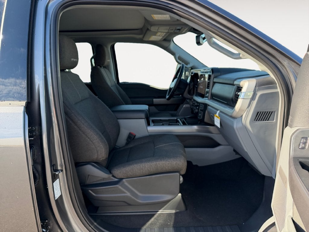 2027 Ford F-250SD XLT