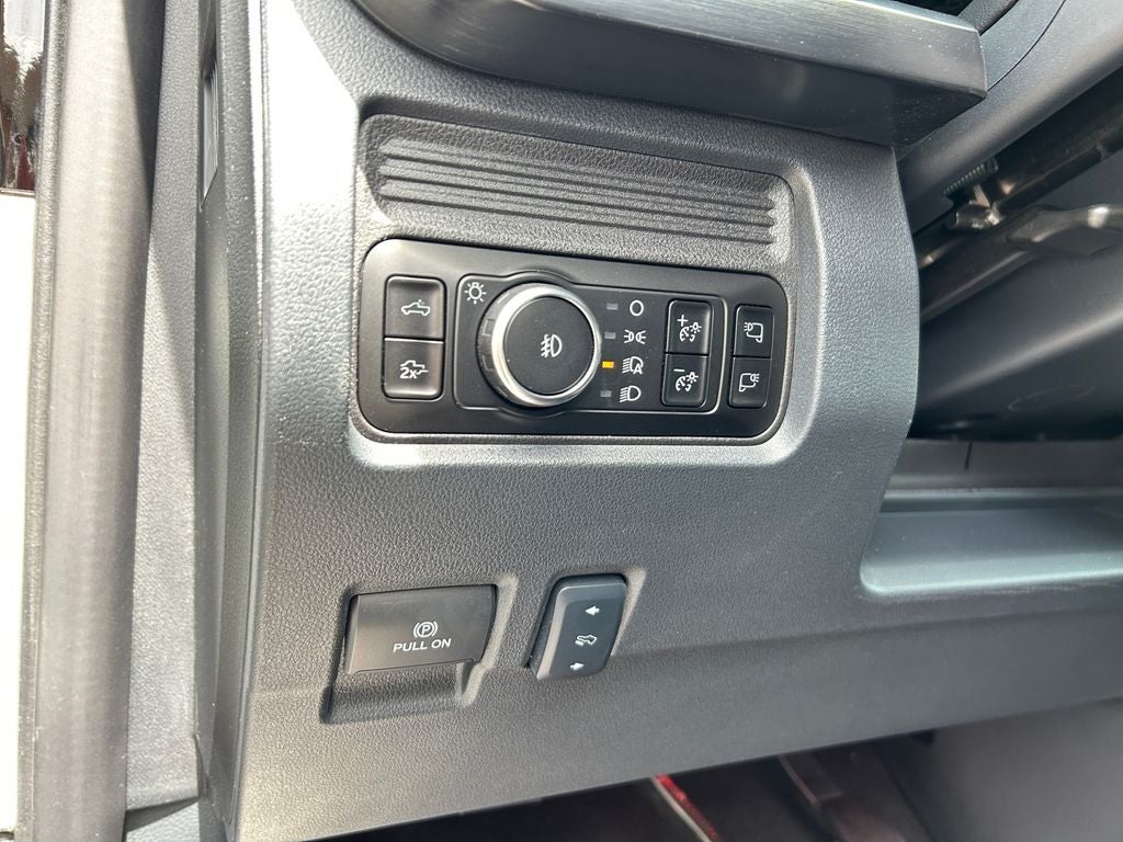 2025 Ford F-250 Black Widow Lariat