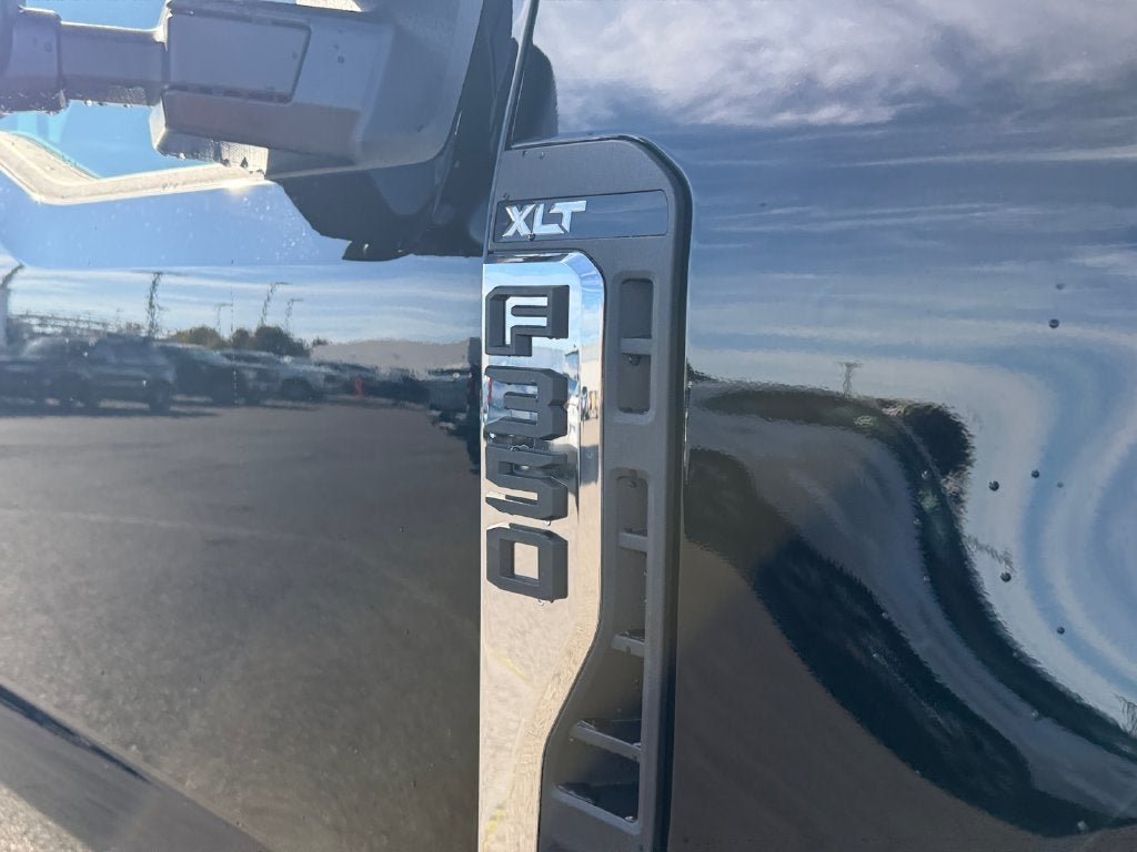 2027 Ford F-350SD XLT