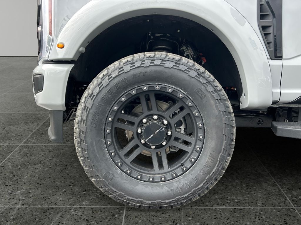 2026 Ford F-350SD Lariat ROUSH