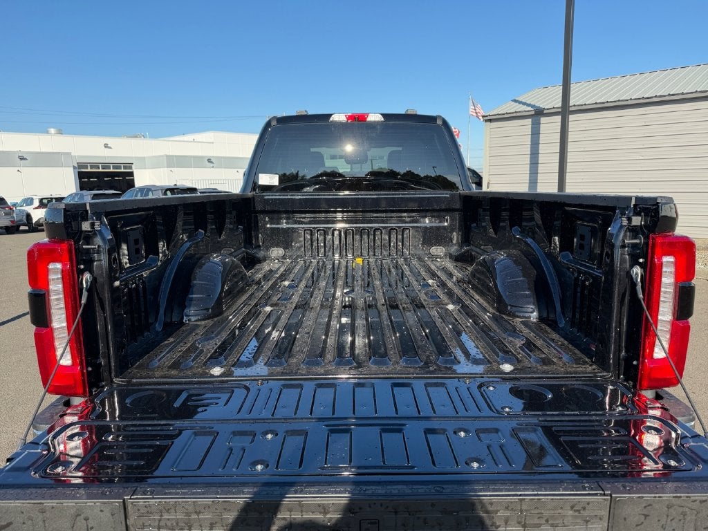 2027 Ford F-350SD Lariat
