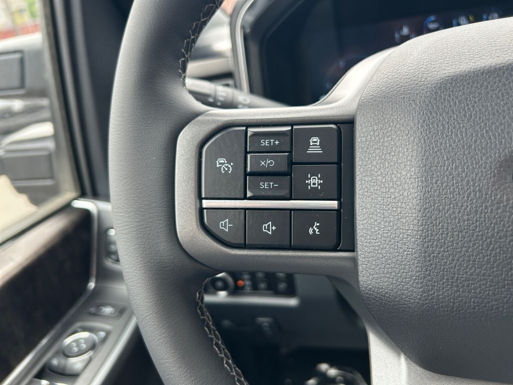 2026 Ford F-350SD Lariat DRW